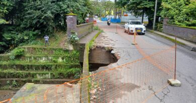 Hay paso por un carril en el puente sobre Caño Buque, sector Neil Armstrong