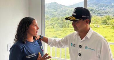 Caja Honor entregó 15 apartamentos en Restrepo (Meta)