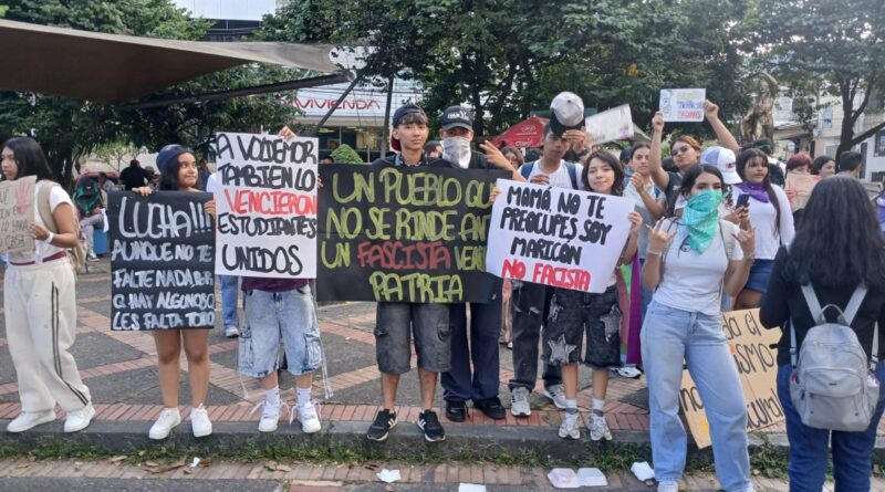 En Villavicencio también hubo plantón y marcha contra De la Espriella
